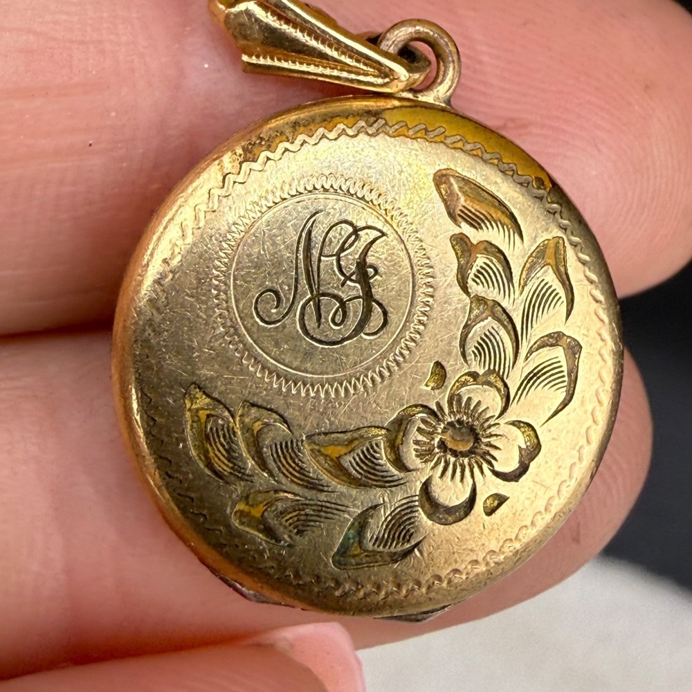 Vintage Gold Filled Locket Round Engraved Signed T&D